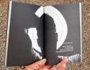 Impresso em papel reciclado, o livro Ã© ilustrado com fotos em p&b