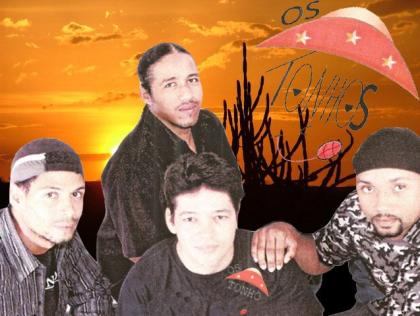 ESSA FOTO É DA CAPA DO CD FARTURA NO SERTÃO DA BANDA OS TONHOS