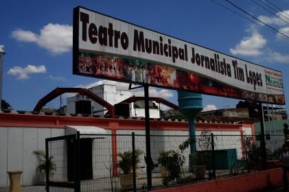 Professores da rede municipal de Nilópolis fazem protesto por