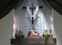 No altar, a imagem de Nossa Senhora da Piedade: arte vinda da ItÃ¡lia.