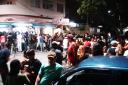 .visão externa do bar em uma noite 