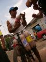 Mauro Batista fatura vendendo vinho de bacaba para passageiros em trÃ¢nsito
