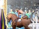 pintando o cavalo da Portela...