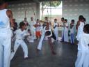 o espaço da escola é aberto para a prática da capoeira