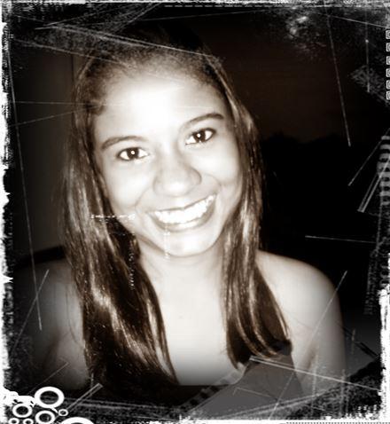 Vitória Caroline